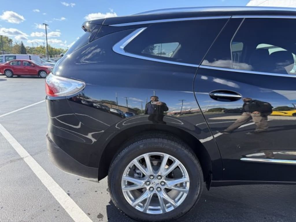 Used 2024 Buick Enclave Essence SUV