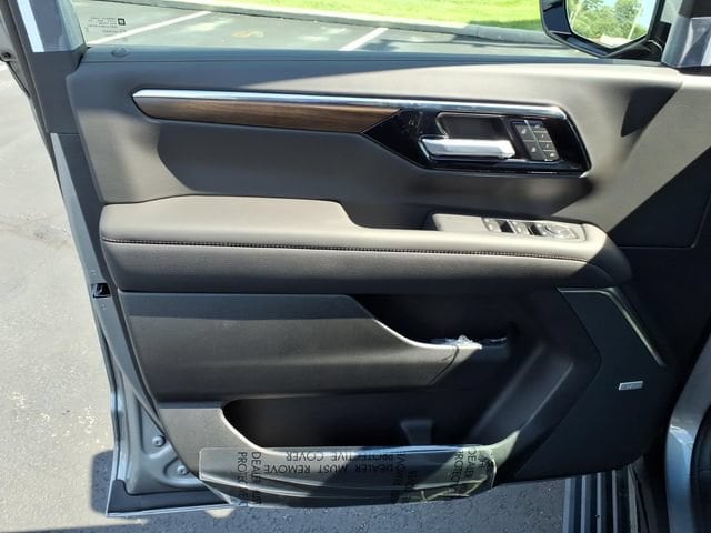 2026 Chevrolet Suburban High Country - Photo 10