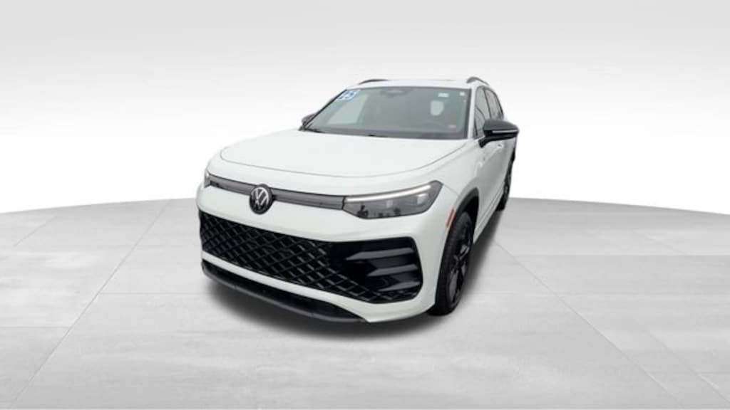 Used 2025 Volkswagen Tiguan SE R-Line Black SUV