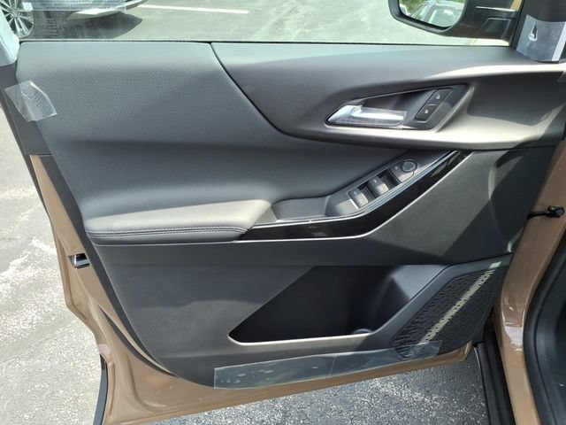 2027 Chevrolet Equinox LT - Photo 10
