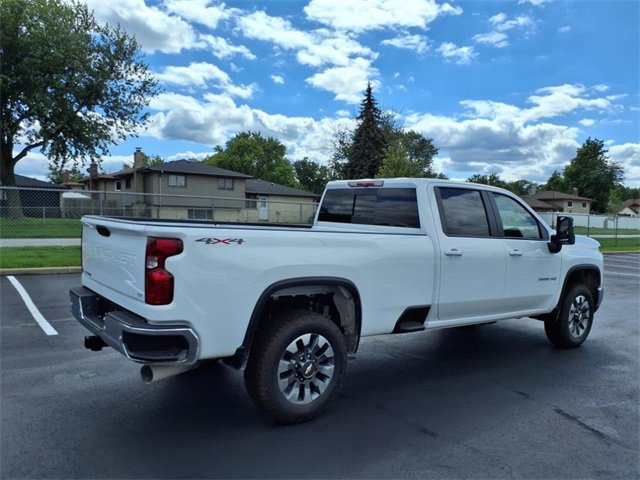 2025 Chevrolet Silverado 3500HD LT photo 3