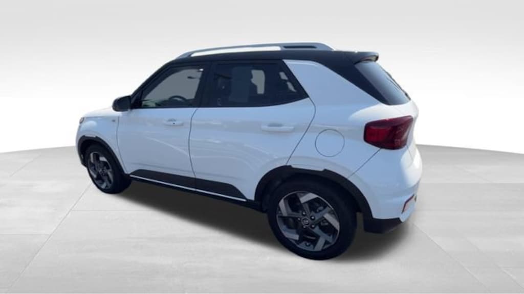 Used 2024 Hyundai Venue Limited SUV