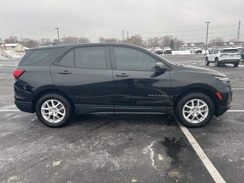 Used 2023 Chevrolet Equinox LS SUV