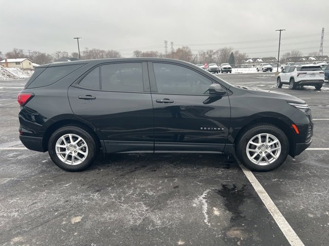 2023 Chevrolet Equinox LS photo 4