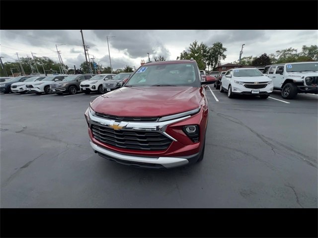 2024 Chevrolet Trailblazer LT photo 3