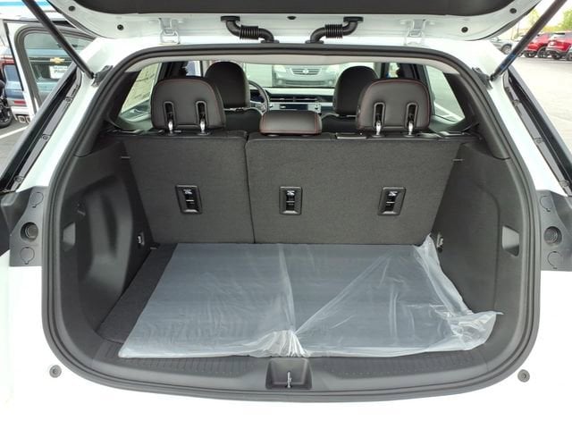 2027 Chevrolet Bolt RS - Photo 10
