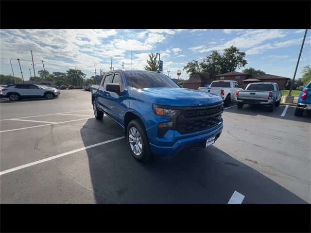 2022 Chevrolet Silverado 1500 Custom photo 2