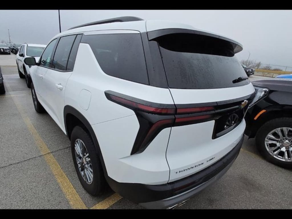 Used 2025 Chevrolet Traverse LT SUV