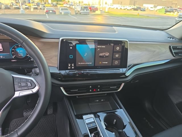 2024 Volkswagen Atlas SE w/Tech - Photo 19