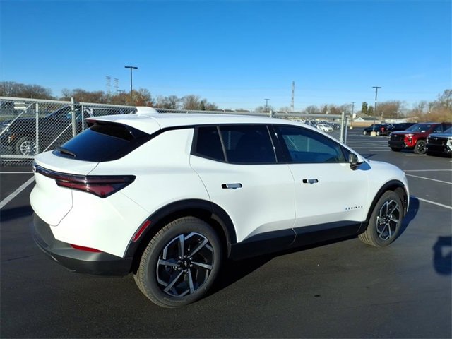 2026 Chevrolet Equinox EV 1LT photo 3