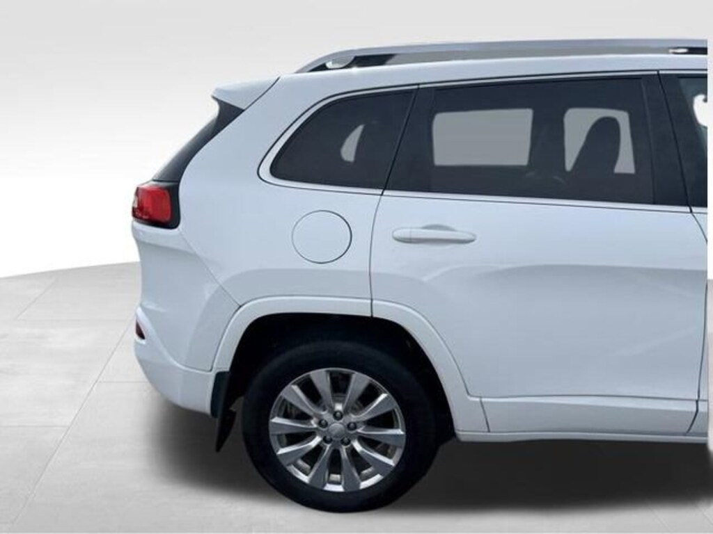 Used 2018 Jeep Cherokee Overland 4x4 SUV