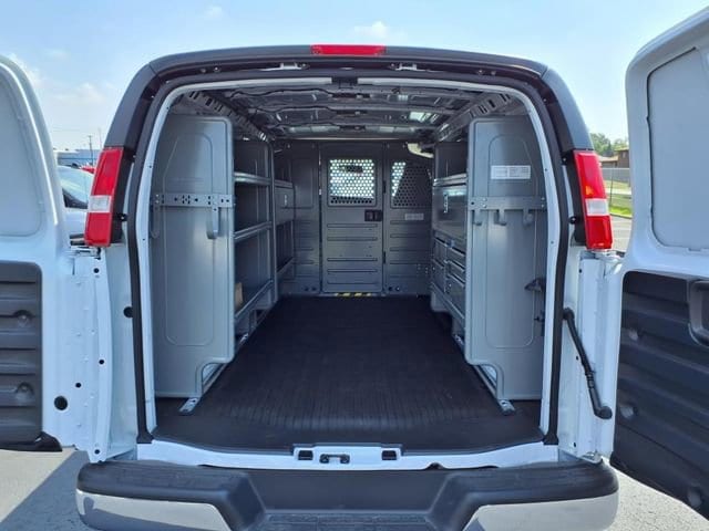 2025 Chevrolet Express Cargo Work Van - Photo 6