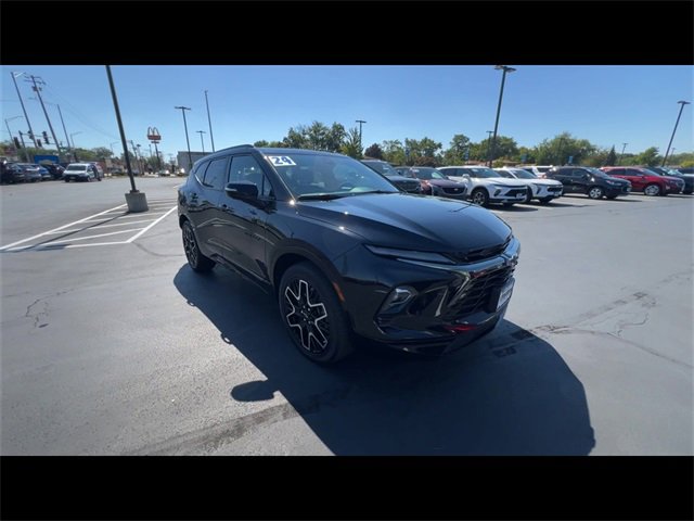2024 Chevrolet Blazer RS photo 2
