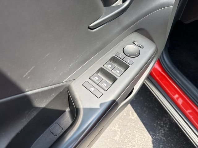 2025 Hyundai Kona SEL - Photo 13