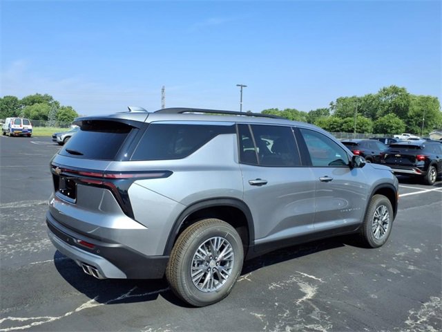 2026 Chevrolet Traverse photo 3