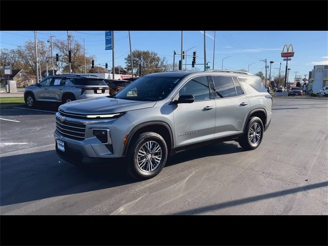 2024 Chevrolet Traverse 2LT photo 4