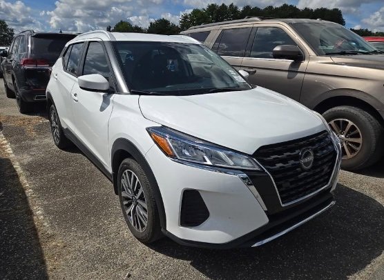 2024 Nissan Kicks SV photo 2