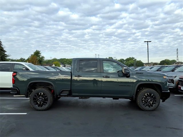 2026 Chevrolet Silverado 2500HD LT photo 2