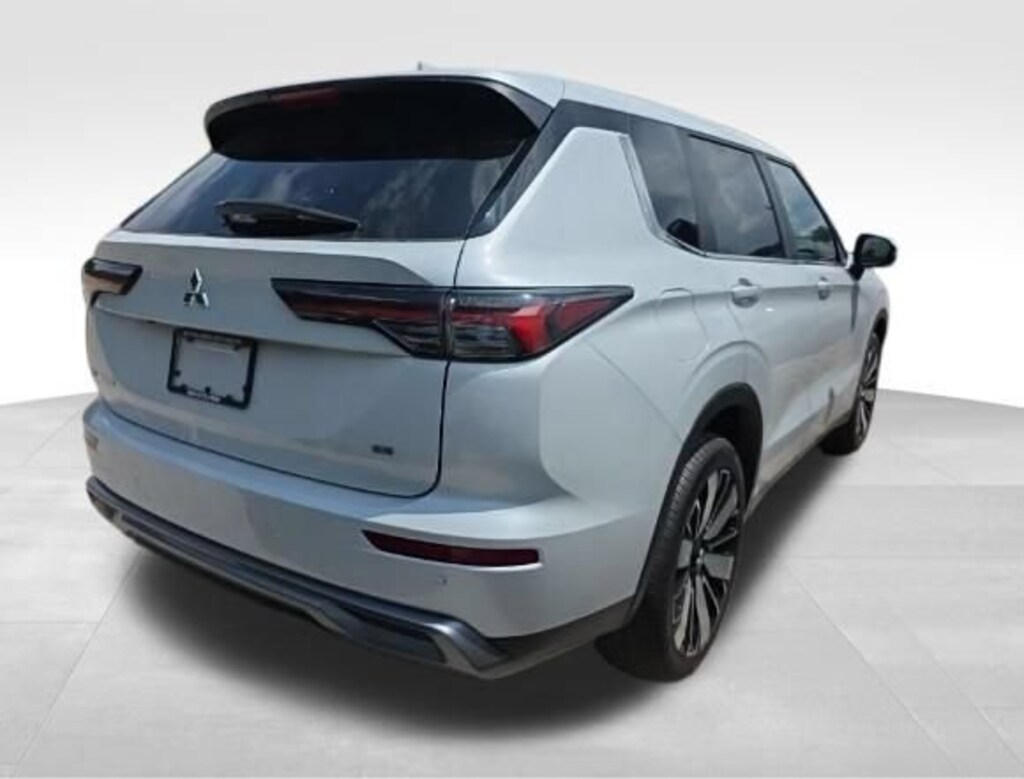 Used 2025 Mitsubishi Outlander SE SUV