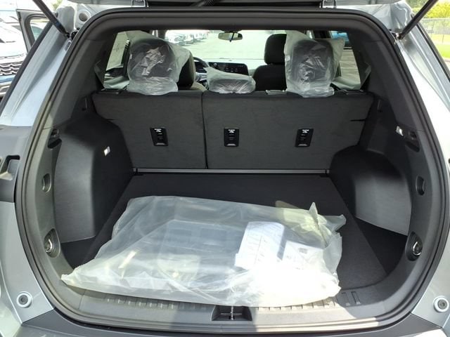 2027 Chevrolet Equinox LT - Photo 9
