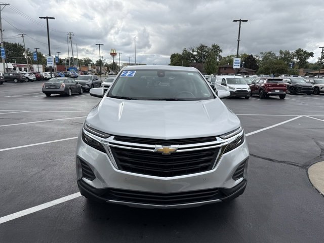 2022 Chevrolet Equinox LT photo 2