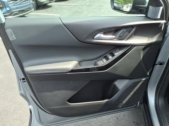 2027 Chevrolet Equinox LT - Photo 10