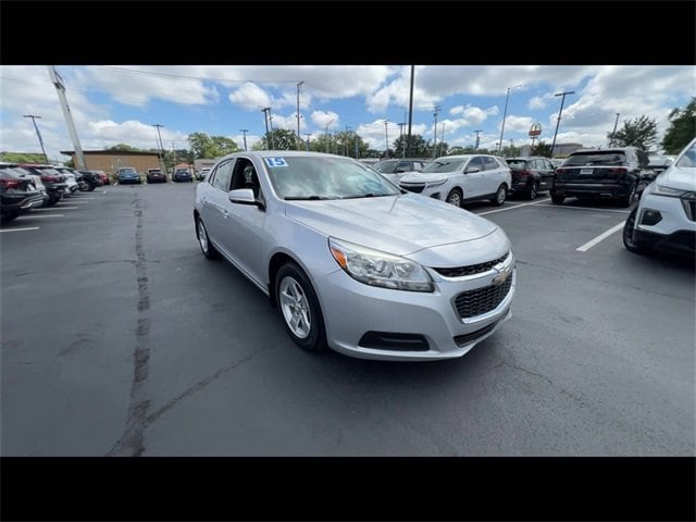 Used 2015 Chevrolet Malibu 1LT with VIN 1G11C5SL4FU153295 for sale in Lansing, IL