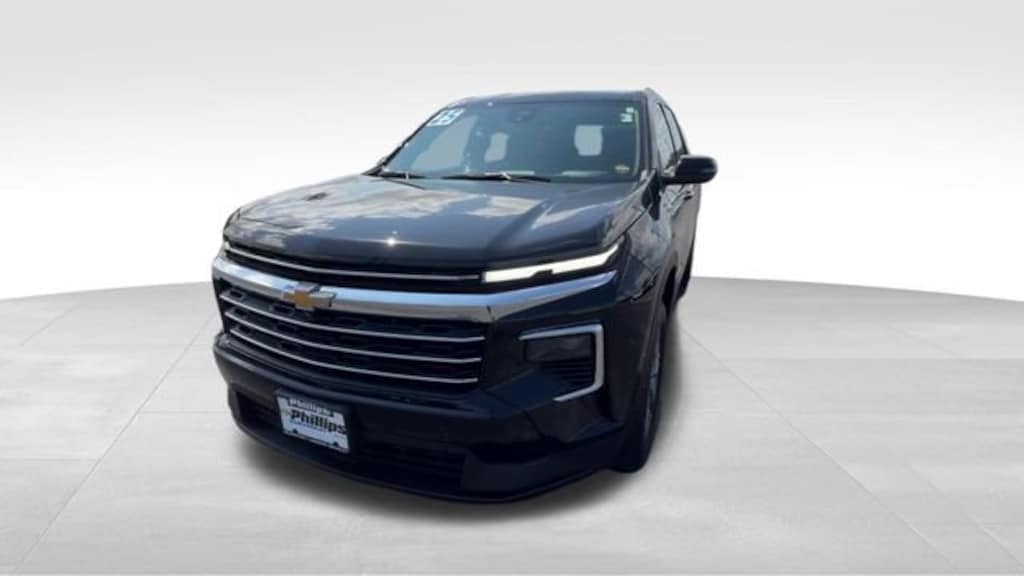 Used 2025 Chevrolet Traverse LT SUV