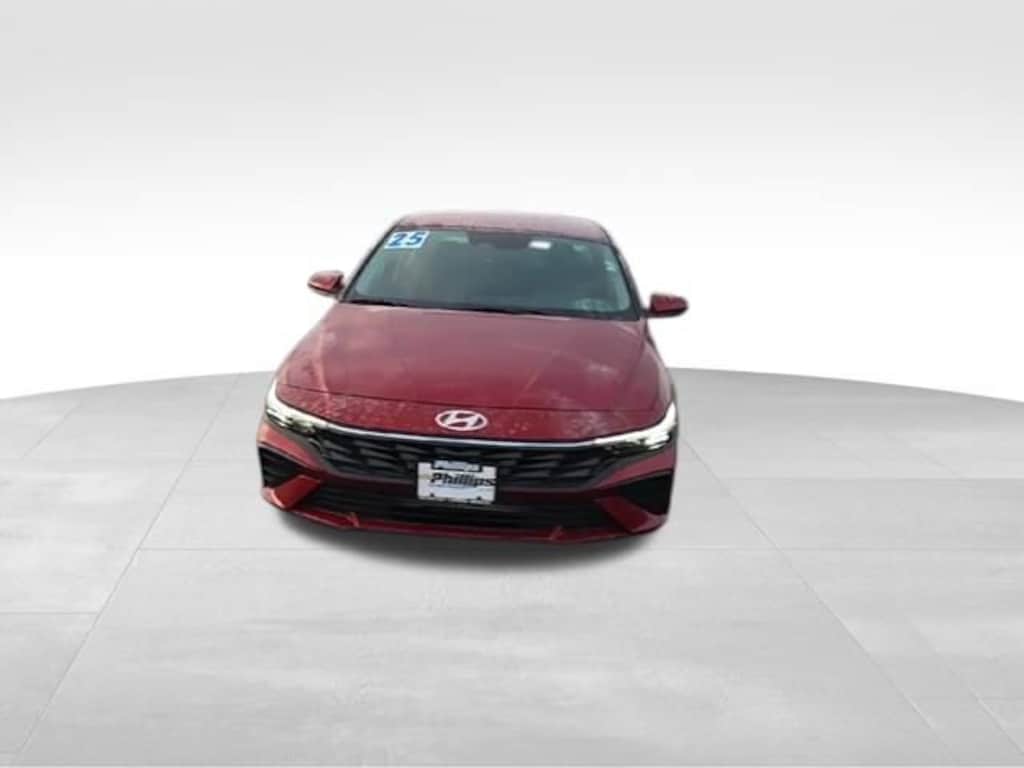 Used 2025 Hyundai Elantra SE Sedan