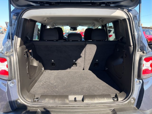 2023 Jeep Renegade Latitude - Photo 26