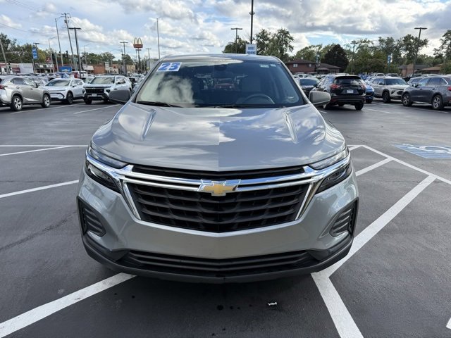 2023 Chevrolet Equinox LS photo 2
