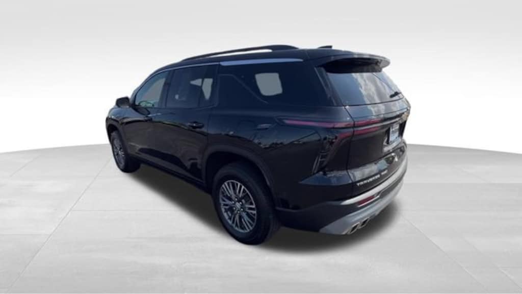 Used 2025 Chevrolet Traverse LT SUV