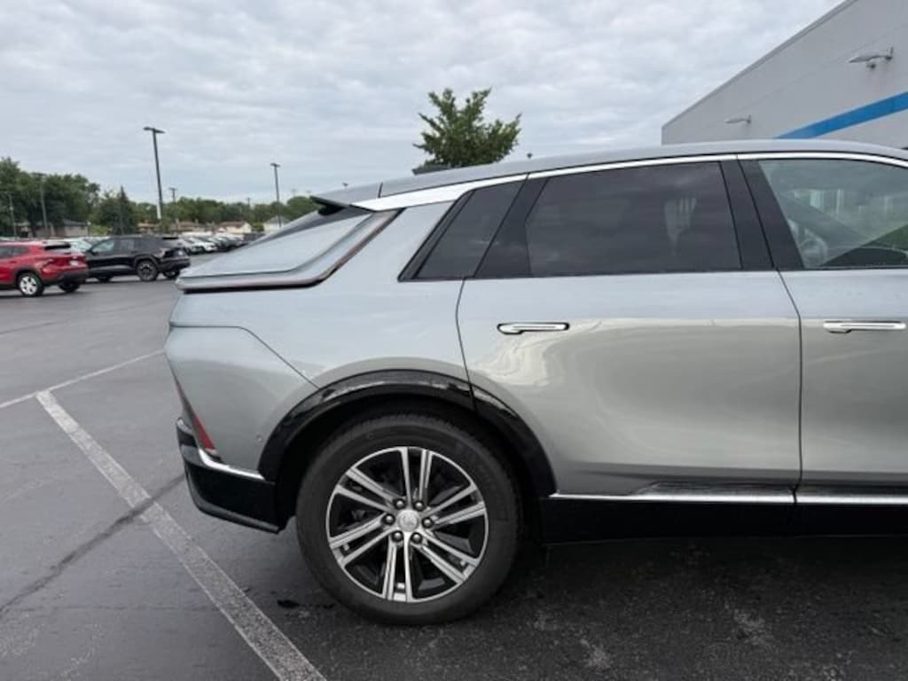 Used 2024 CADILLAC LYRIQ Luxury 2 SUV