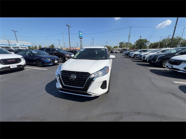 2024 Nissan Kicks SV photo 2