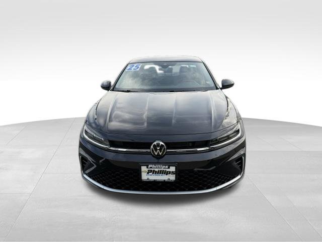 Used 2025 Volkswagen Jetta SE Sedan