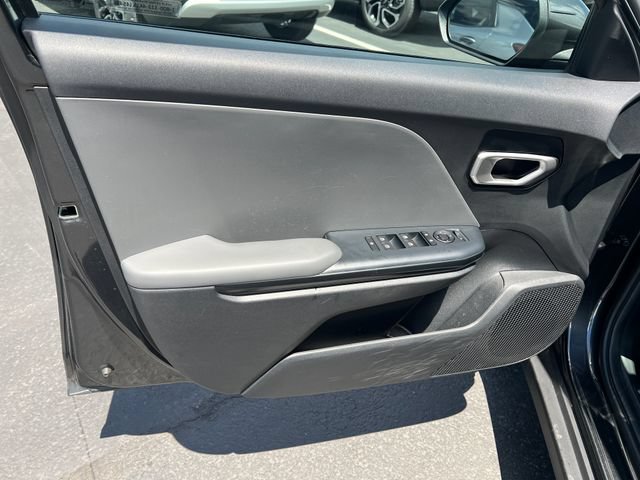 2025 Kia K4 LX - Photo 11