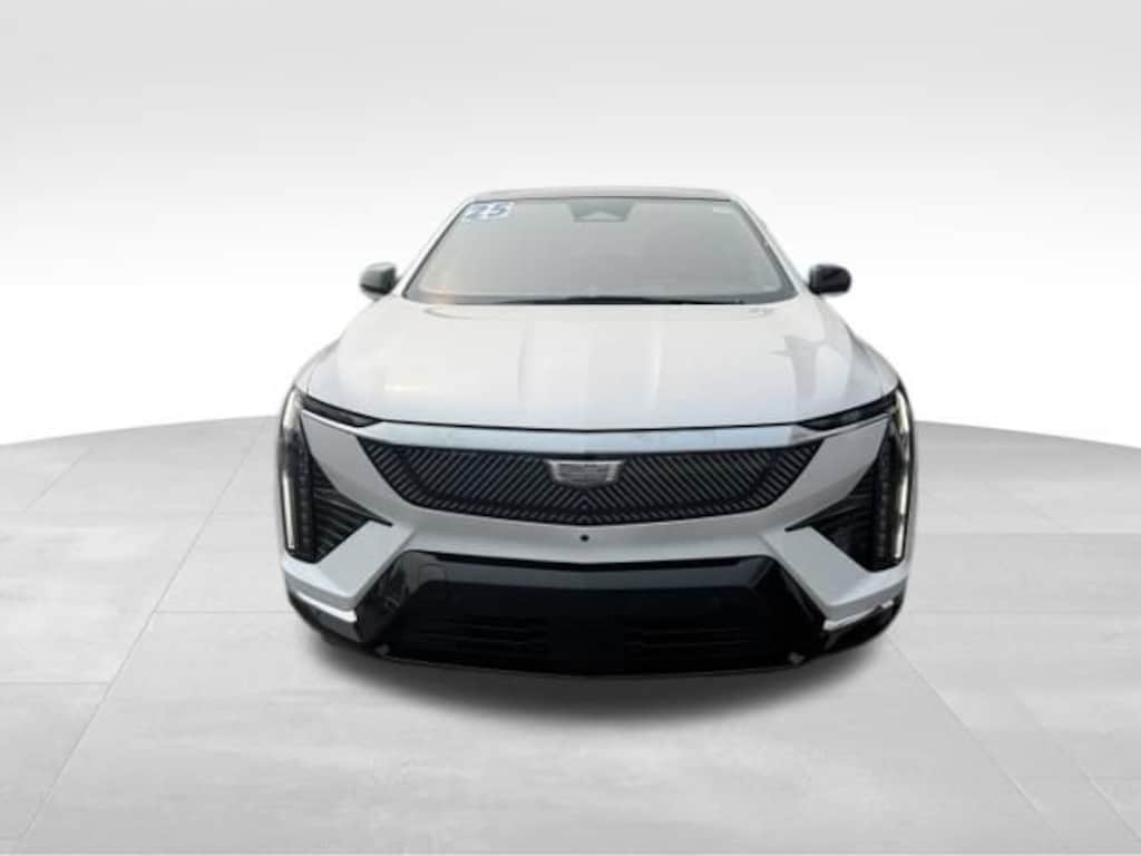 Used 2025 CADILLAC OPTIQ Luxury 2 SUV