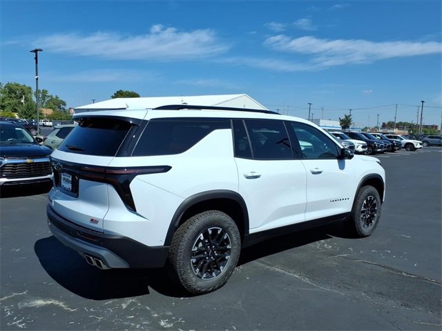 2026 Chevrolet Traverse Z71 photo 2