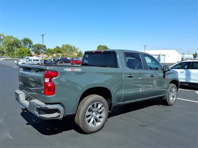 2026 Chevrolet Silverado 1500 LT photo 3