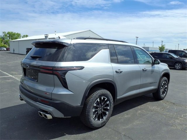 2025 Chevrolet Traverse Z71 photo 3