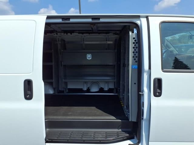 2025 Chevrolet Express Cargo Work Van - Photo 10