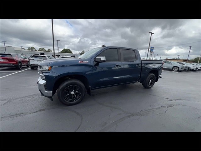 2019 Chevrolet Silverado 1500 LT photo 4