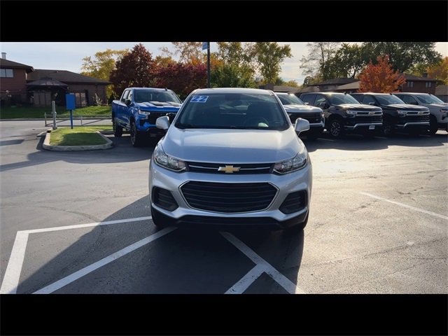 2022 Chevrolet Trax LS photo 3