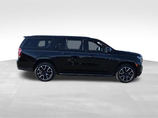 2022 Chevrolet Suburban RST - Photo 10