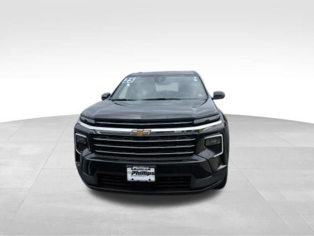 Used 2025 Chevrolet Traverse LT SUV