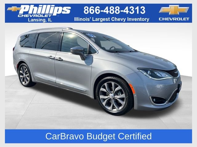 2019 Chrysler Pacifica Limited 35th Anniversary's photo