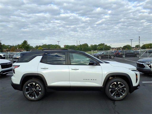2026 Chevrolet Equinox RS photo 2