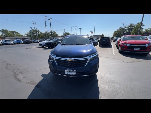 2022 Chevrolet Equinox LT photo 2