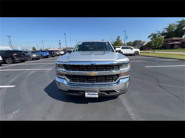 2016 Chevrolet Silverado 1500 LT photo 3