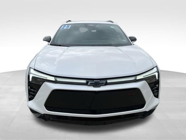 Used 2025 Chevrolet Blazer EV RS with VIN 3GNKDJRJXSS110197 for sale in Lansing, IL
